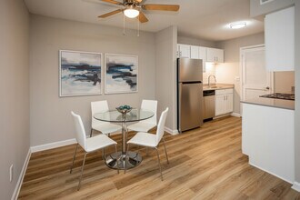 Kingsport Crossing in Kingsport, TN - Building Photo - Building Photo