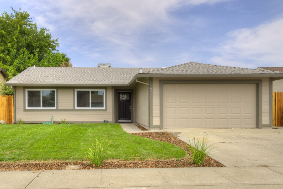 569 Argonaut St in Manteca, CA - Building Photo