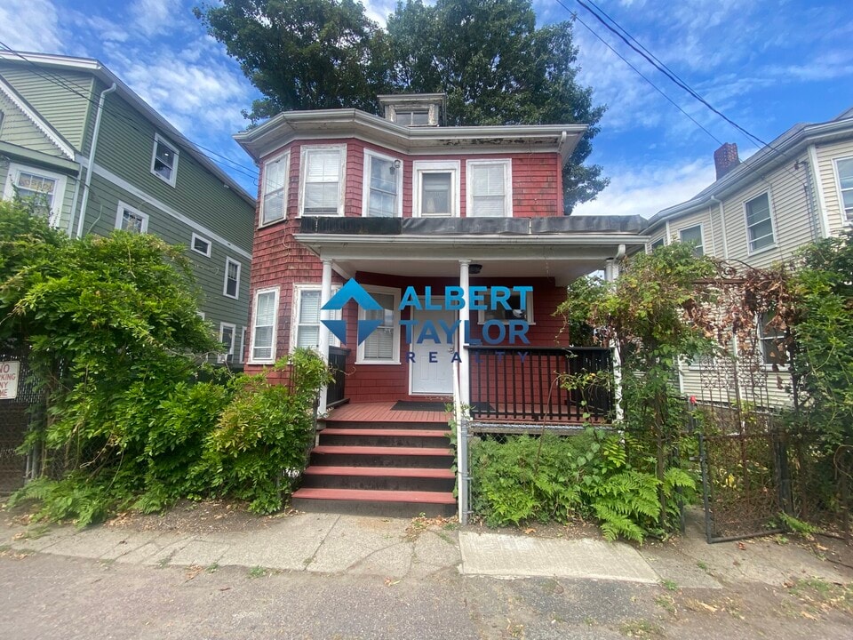 18 Sawyer Ter, Unit 1 in Boston, MA - Foto de edificio