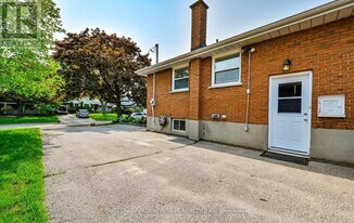 621 Wychwood St in Oshawa, ON - Building Photo