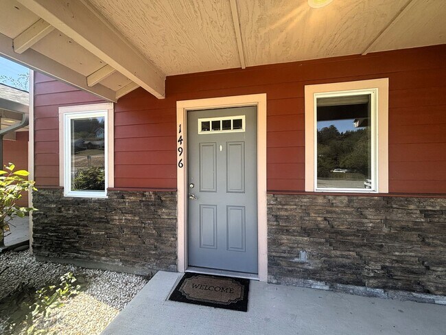 1492-1498 Rohnerville Rd in Fortuna, CA - Building Photo - Building Photo