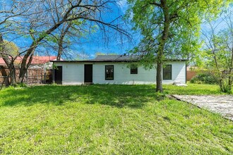 3910 Henderson St in Greenville, TX - Building Photo - Building Photo