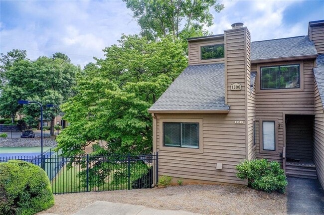 property at 1301 Parkaire Crossing