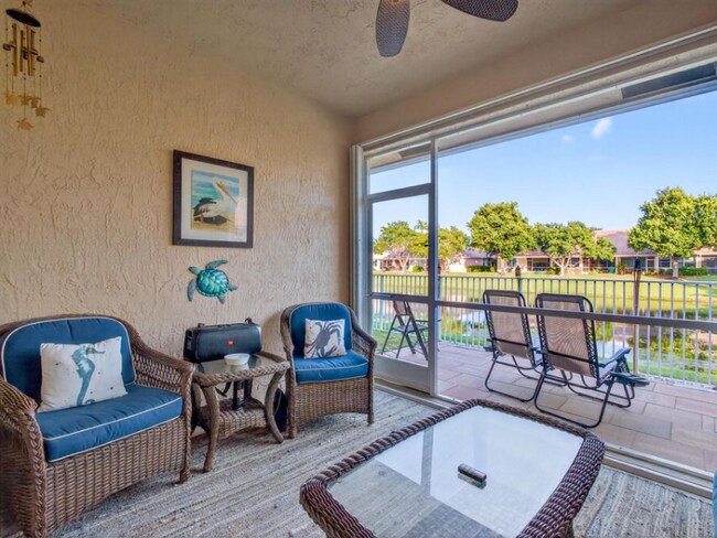 233 W Coral Trace Cir in Delray Beach, FL - Foto de edificio - Building Photo