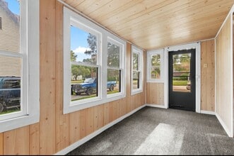 1015 Bluff St in Beloit, WI - Building Photo - Building Photo