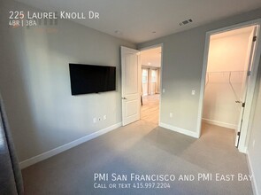 225 Laurel Knoll Dr in Martinez, CA - Building Photo - Building Photo