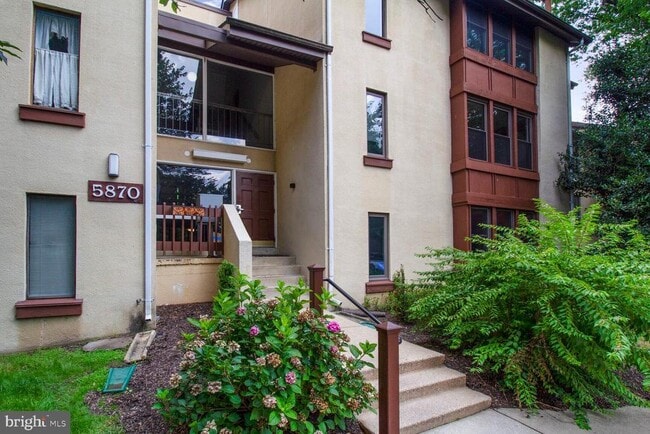 5870 Thunder Hill Rd in Columbia, MD - Building Photo - Building Photo