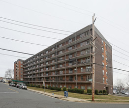 Wendell Terrace in Hempstead, NY - Building Photo - Building Photo