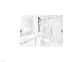 3690 SW 9th Terrace-Unit -# 807 in Miami, FL - Building Photo - Building Photo