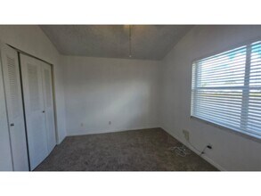 2520 Woodgate Blvd in Orlando, FL - Foto de edificio - Building Photo