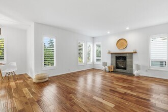 7330 Forest Glen Ct in Gig Harbor, WA - Building Photo - Building Photo