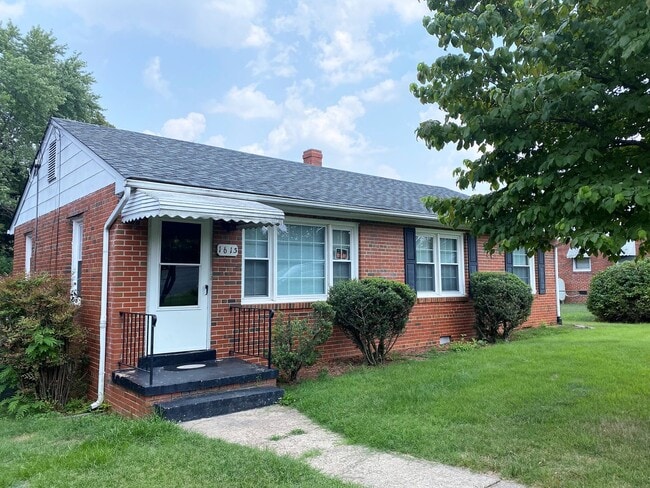 property at 1613 Sunbury Rd