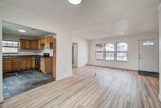 1220 NE 47th St in Oklahoma City, OK - Building Photo - Building Photo