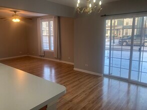 1093 Symphony Dr in Aurora, IL - Building Photo - Building Photo