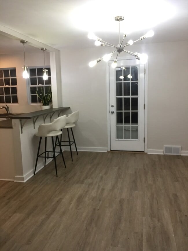 464 Serpentine Dr in Pittsburgh, PA - Building Photo - Building Photo