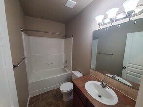 513 Jordan Ln in Richland, WA - Building Photo - Building Photo