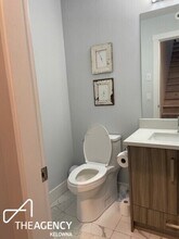 1009 Stockwell Ave in Kelowna, BC - Building Photo - Building Photo