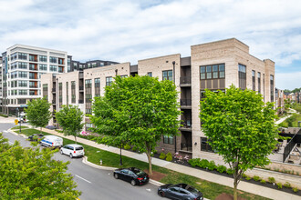 The Flats At Crown in Gaithersburg, MD - Building Photo - Building Photo