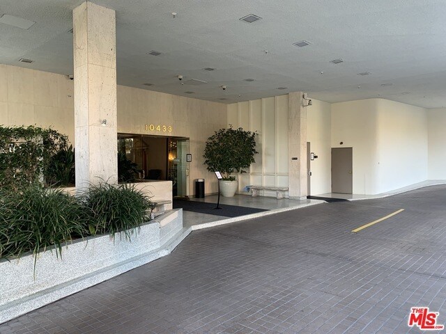 10433 Wilshire Blvd-Unit -202 in Los Angeles, CA - Building Photo - Building Photo