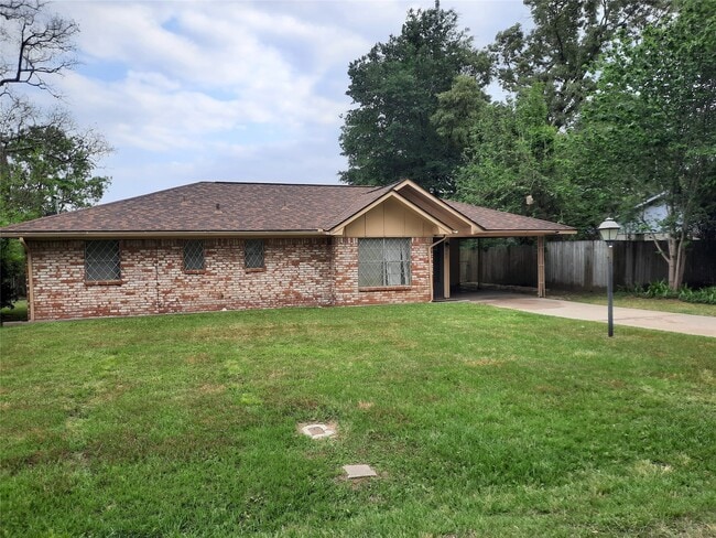 property at 207 Shadow Oaks Dr