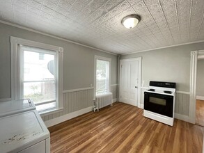 350 Portland St in Rochester, NH - Building Photo - Building Photo