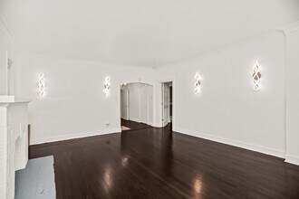 7958 S Luella Ave in Chicago, IL - Building Photo - Building Photo