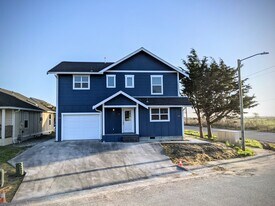 2399 Karen Ct, Unit 4 BR in Arcata, CA - Building Photo