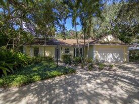 915 Marigold Ln in Vero Beach, FL - Building Photo