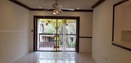 690 W Park Dr in Miami, FL - Building Photo - Building Photo