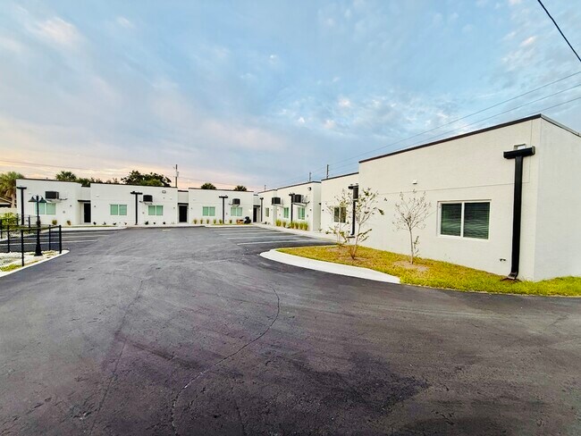 401 E Boyer St in Tarpon Springs, FL - Building Photo - Building Photo