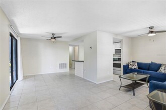 134 Sycamore Ln in Oldsmar, FL - Building Photo - Building Photo