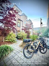 212 18th Ave in Seattle, WA - Building Photo - Building Photo
