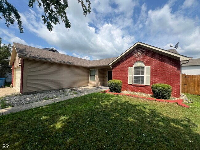 2010 Twin Leaf Ct in Indianapolis, IN - Building Photo - Building Photo