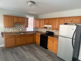 2911 Lancaster Ave, Unit b in Wilmington, DE - Building Photo