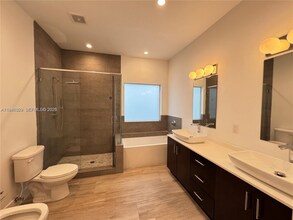 2933 SW 27th Terrace in Miami, FL - Building Photo - Building Photo