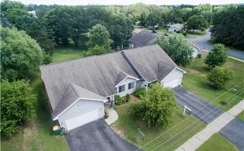 1307 Kernan Ct in Eau Claire, WI - Building Photo - Building Photo
