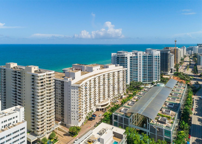 6039 Collins Ave, Unit 7 in Miami Beach, FL - Foto de edificio - Building Photo