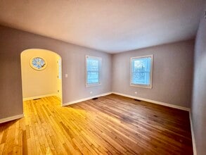 28W791 Batavia Rd in Warrenville, IL - Building Photo - Building Photo