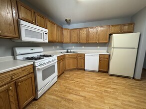 1431 Adams St in Ottawa, IL - Foto de edificio - Building Photo