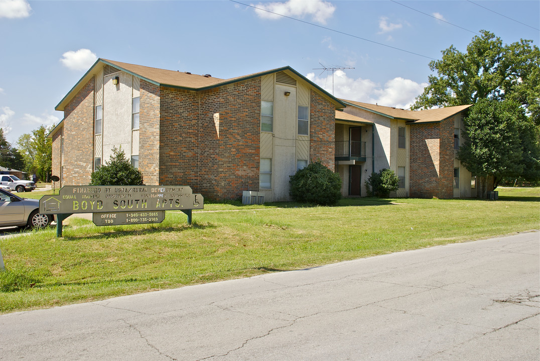 Boyd South in Boyd, TX - Building Photo