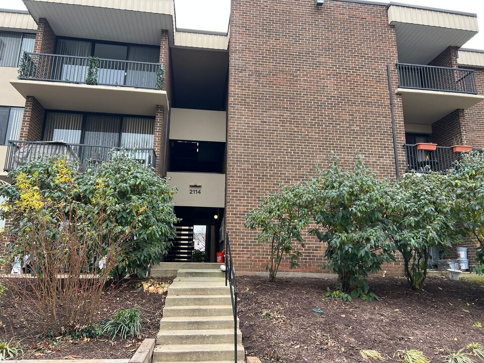 2114 Bonnywood Ln in Silver Spring, MD - Foto de edificio