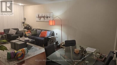 81 Townsgate Dr in Vaughan, ON - Building Photo - Building Photo