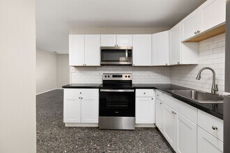 5004 Oleander Dr in San Juan, TX - Foto de edificio - Building Photo