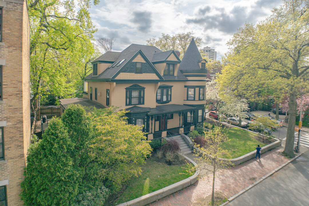 298 Harvard St in Cambridge, MA - Foto de edificio