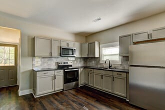 221 Walker St in Kings Mountain, NC - Building Photo - Building Photo