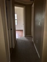 1100 Chihuahua St in Lockhart, TX - Foto de edificio - Building Photo