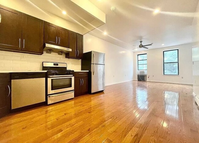 152 E 79th St in New York, NY - Building Photo - Building Photo