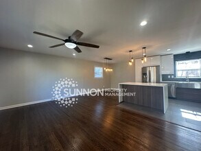 5838 Cherrycrest Ln in Charlotte, NC - Building Photo - Building Photo