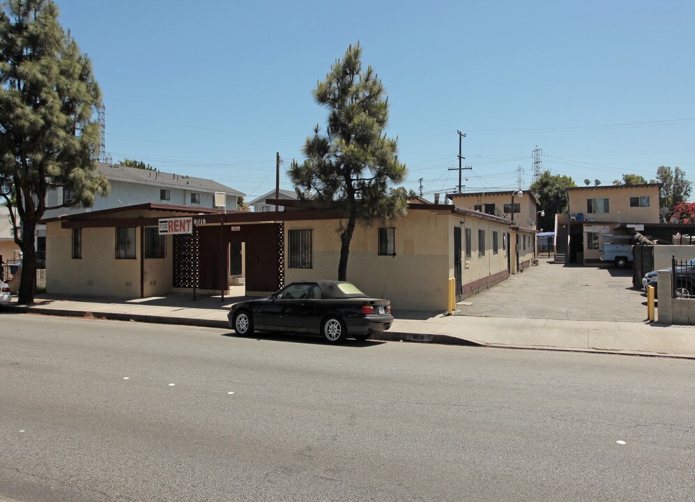 8018 Garfield Ave in Bell Gardens, CA - Foto de edificio