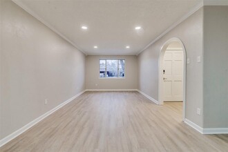 2626 Hillshire Dr in Deer Park, TX - Building Photo - Building Photo